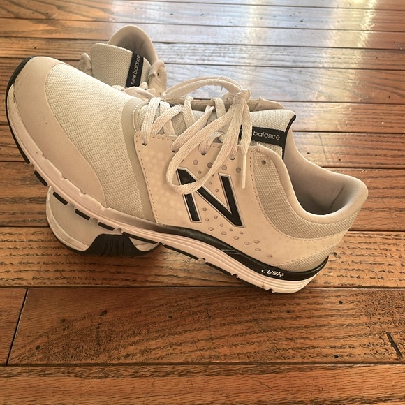 New balance shoes. Size 7. Cream in color. Very nice shoes. - Picture 3 of 3